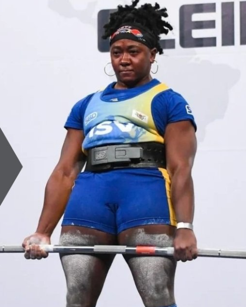 World Champion Powerlifter Follows Dream of Becoming a Med Student